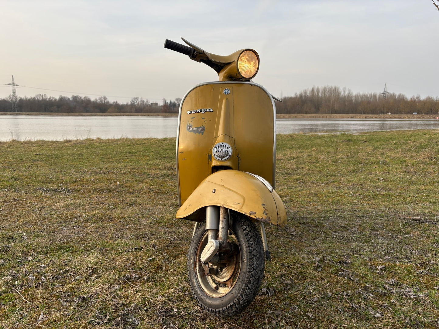 Vespa V50 Ez. 1975 O-Lack Beige Versailles