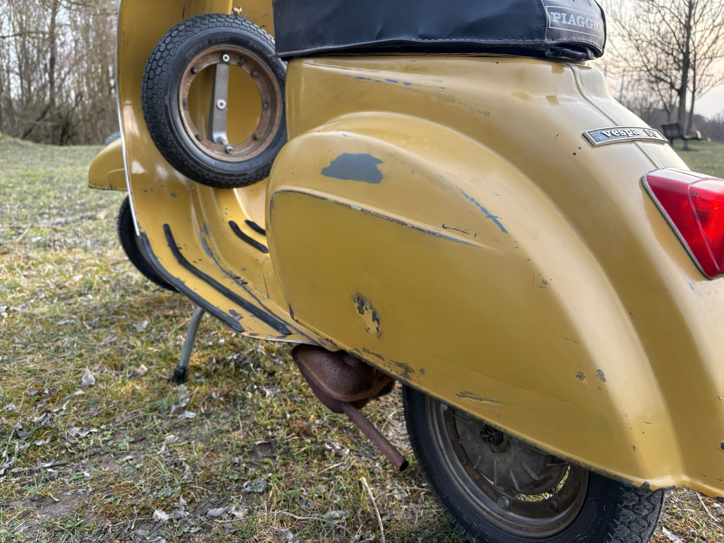 Vespa V50 Ez. 1975 O-Lack Beige Versailles