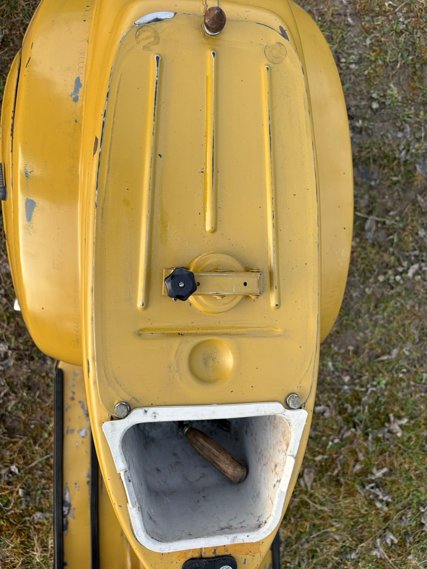 Vespa V50 Ez. 1975 O-Lack Beige Versailles