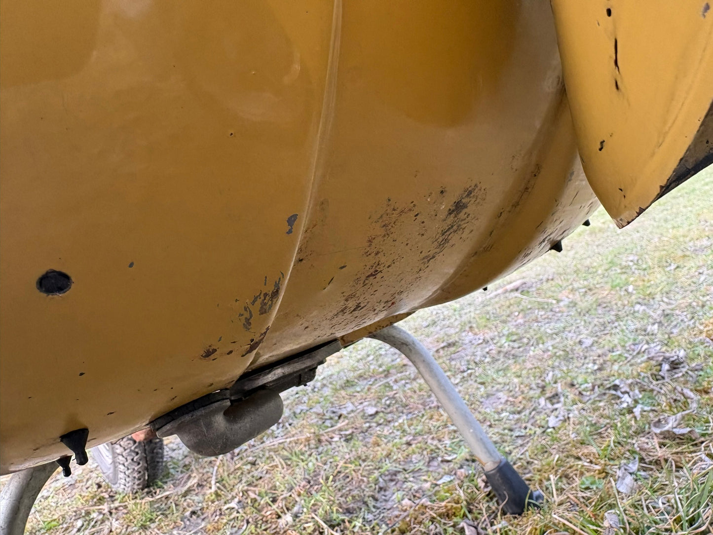 Vespa V50 Ez. 1975 O-Lack Beige Versailles