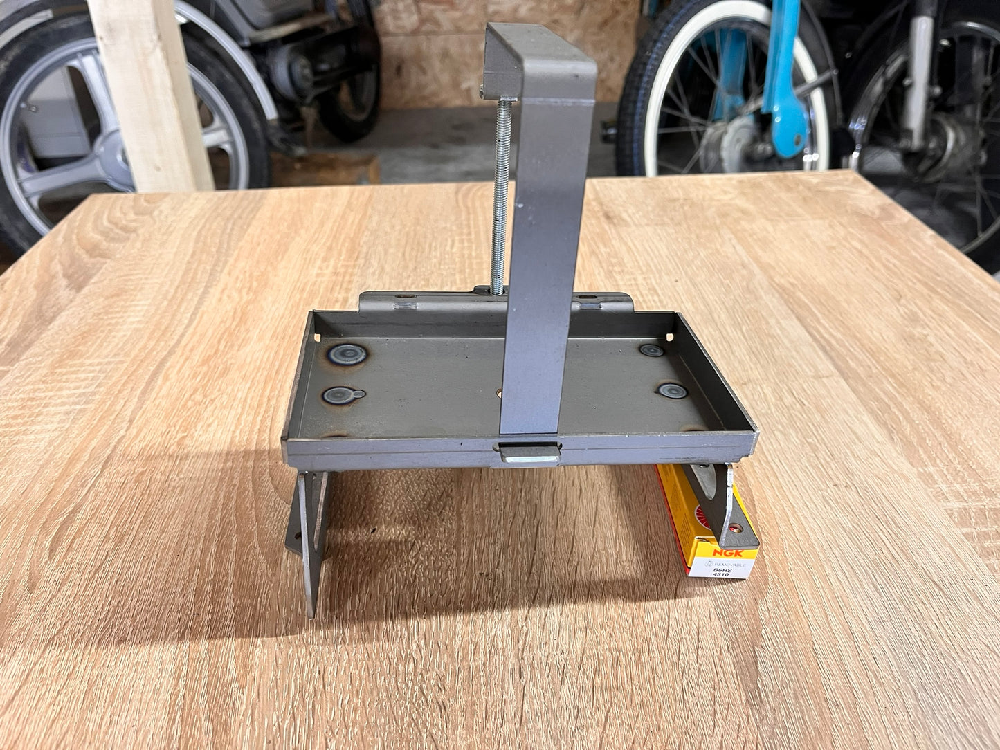 Batteriehalter für Piaggio Ape AD 6V